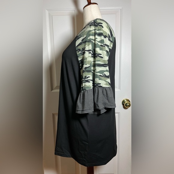 BloomChic Women’s Black and White Striped Camouflage Top - Picture 4 of 9